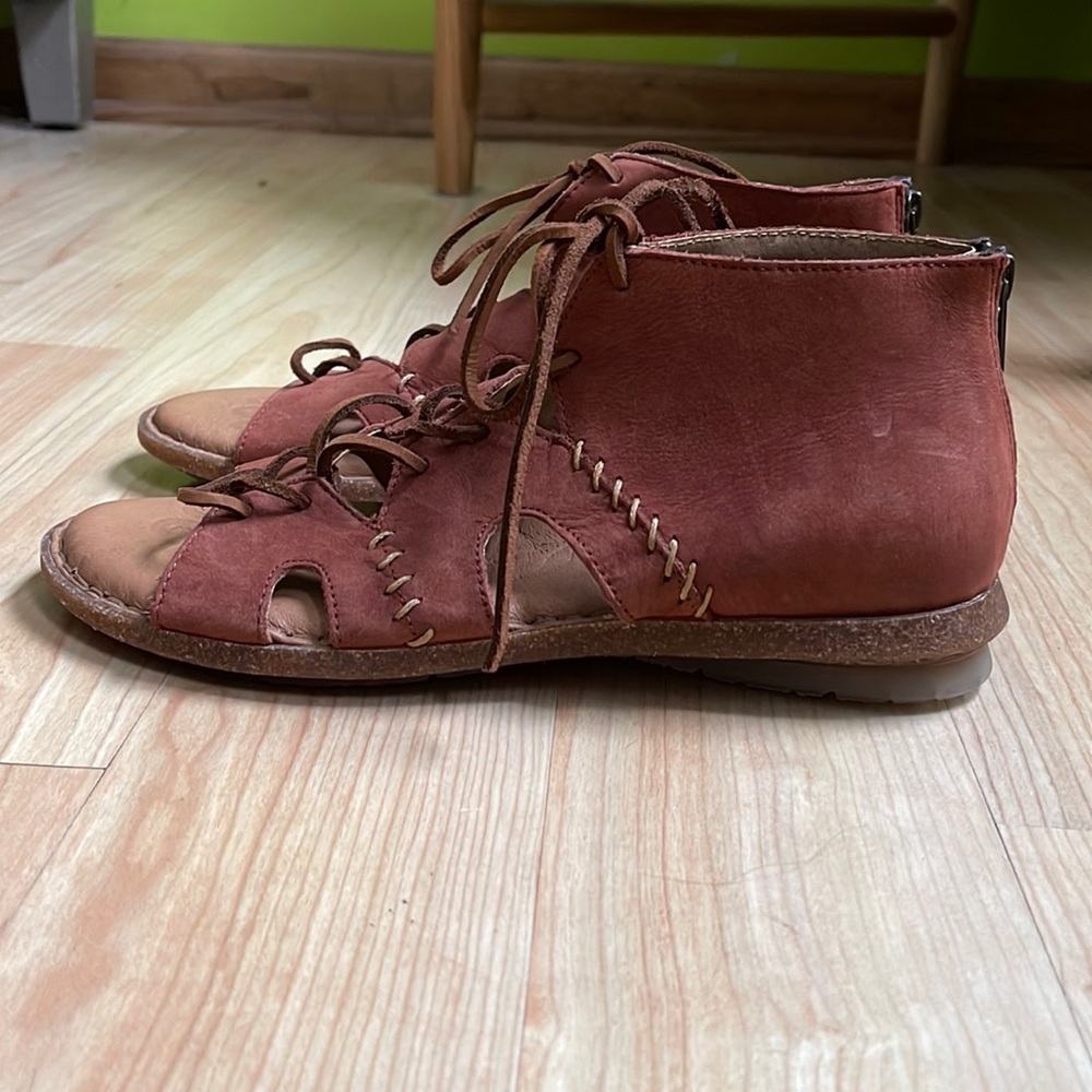 Born Brown Gladiator Tie Sandals Size 9